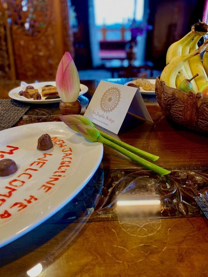 新杰奎琳遗迹船屋酒店 Srīnagar 外观 照片